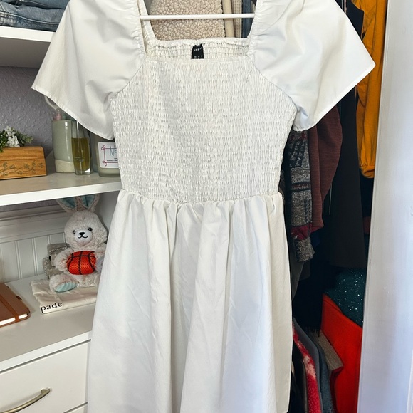 White Dress ages (16-18) - Picture 1 of 2